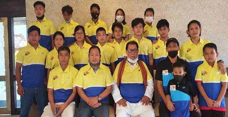 Itanagar: Talo Mugli launches jersey of Kamle district badminton team