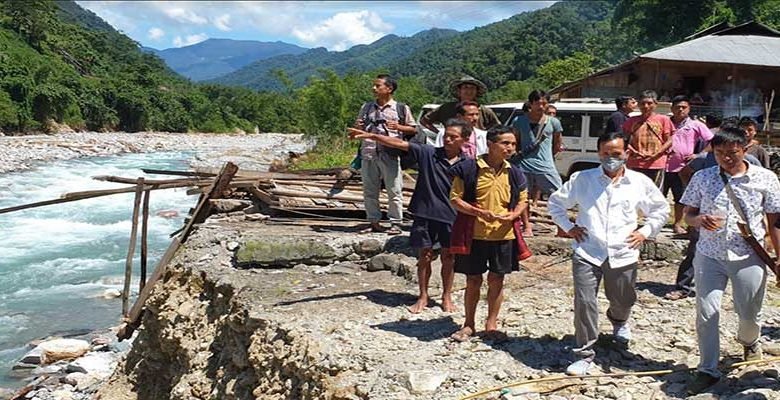 Arunachal: Former Minister Tapang Taloh visits flash flood affected Suple, Supsing villages, extends help
