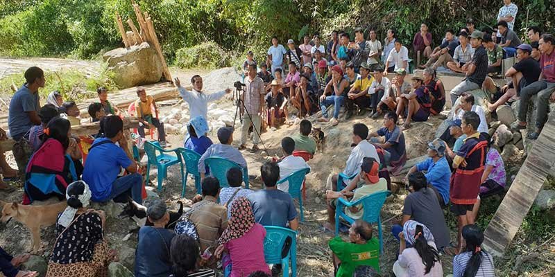 Arunachal: Former Minister Tapang Taloh visits flash flood affected Suple, Supsing villages, extends help