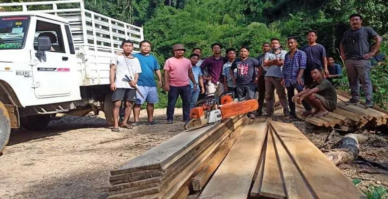Arunachal: Illegal Timbers with Equipments  seized in Namsang