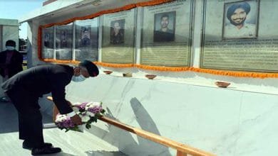 Arunachal Governor lays wreath at Wall of Heroes
