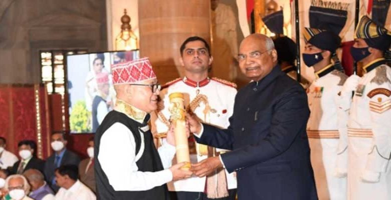 Yeshe Dorjee Thongchi receives Padma Shri