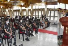 Itanagar: Arunachal Governor interacts with the designated Airport Security personnel