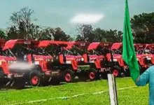 Arunachal: CM distributes tractors, power-tillers to farmers of LDV