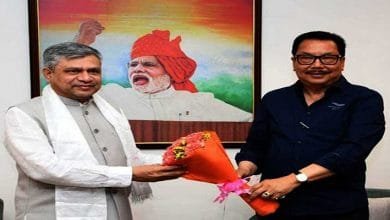 Chowna Mein and Ashwini Vaishnaw discuss railway projects in Arunachal Pradesh