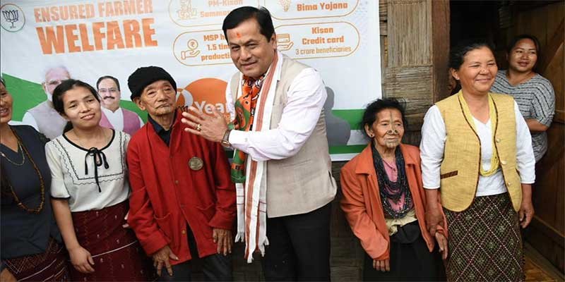 Arunachal: Sarbananda Sonowal relished traditional Abotani lunch at Lempia village in Ziro valley