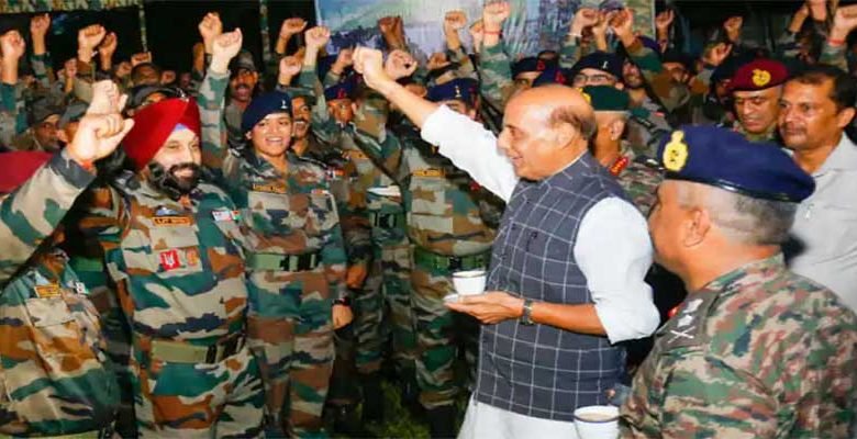 WATCH VIDEO: Indian Army jawans sing 'Sandese Aate Hain' during interaction with Rajnath Singh