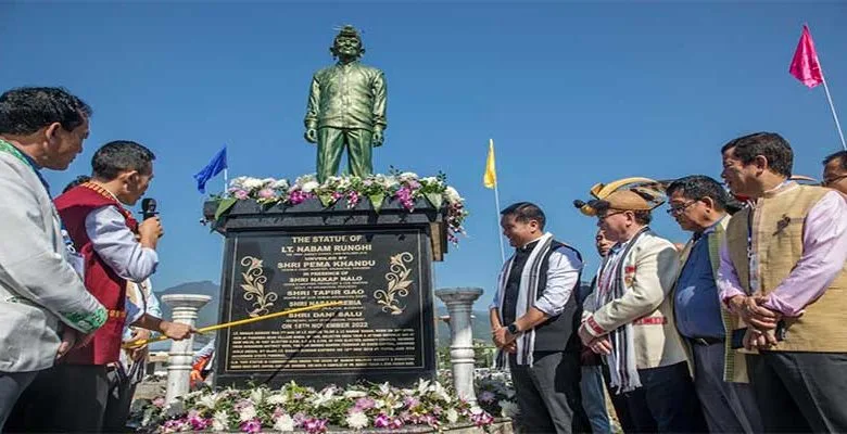 Arunachal: Pema Khandu unveils statue of Late Nabam Runghi at ISBT at Lekhi