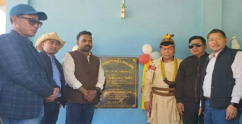 KIMIN-     MLA 14 Doimukh Tana Hali Tara inaugurated a slew of development projects and interacted with the public of Kimin, Boda and Upper Jumi Village.
