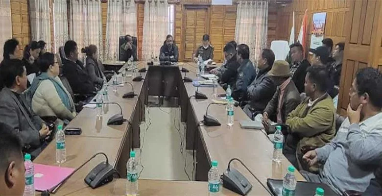 Arunachal: DC Papumpare asked Quarry and crusher owners operating illegally to apply for license within 15 days.