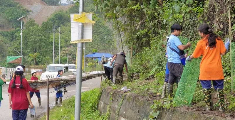Arunachal: NSS unit of BKM School organized Pare river cleaning drive