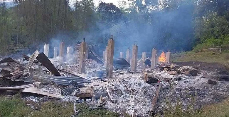 Arunachal: Siang Mirror group donates relief to Gateh village fire victims of Payum circle