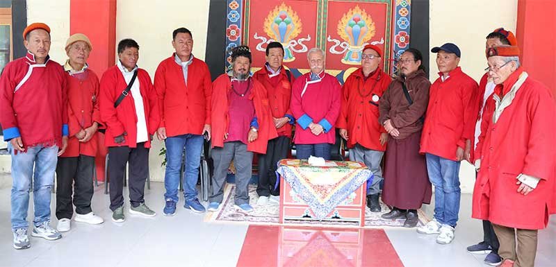 Governor visits Border Post¸ addresses a public meeting at Zemithang