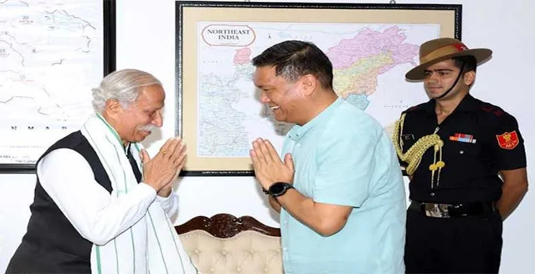 Arunachal: CM Pema Khandu calls on the Governor KT Parnaik