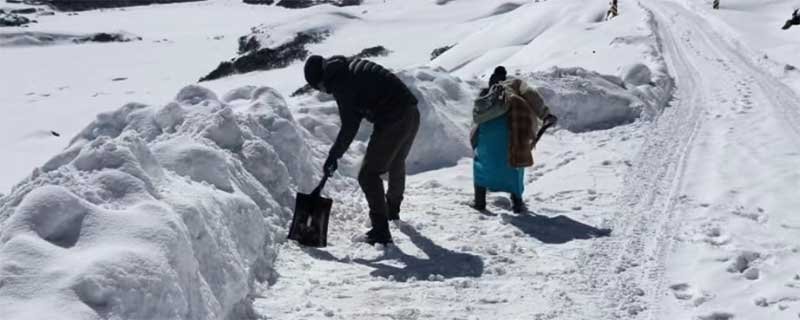 Arunachal: Tawang witnesses heavy snowfall