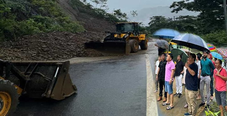 Arunachal: MLA Oni Panyang takes stock of Pasighat-Mariyang road damage by landslides
