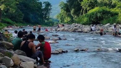 Heat Waves hit Arunachal: people in Pasighat throng to riverside to escape from scorching heat