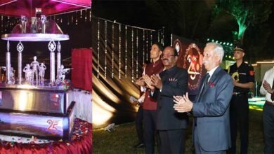 Arunachal Pradesh Governor along with the Governor of West Bengal unveil silver memento, dedicated to all those who fought in Kargil War