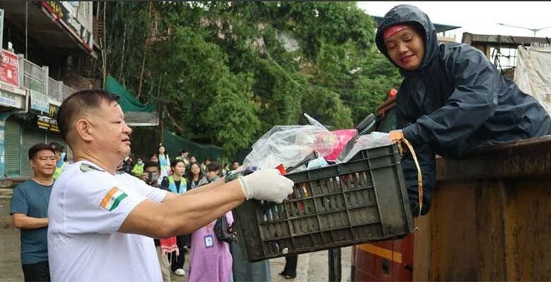 Arunachal: Mayor Tame Phassang Joins ASEZ-Led Cleanliness Drive in Itanagar