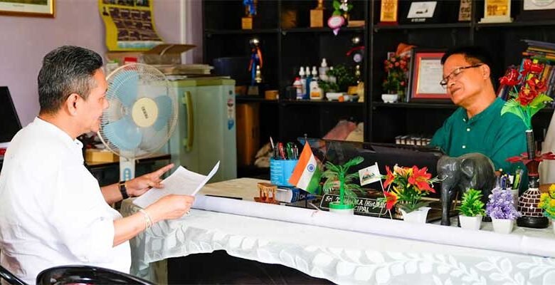 Arunachal: Education Minister Pasang Dorjee Sona Conducts Surprise School Visits; Warns Against Laxity and Stresses Discipline