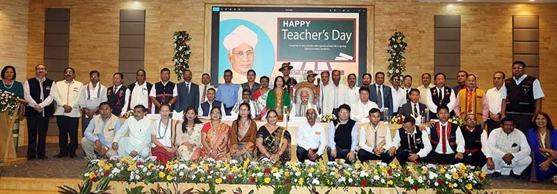 Arunachal: Governor confers State Award to teachers