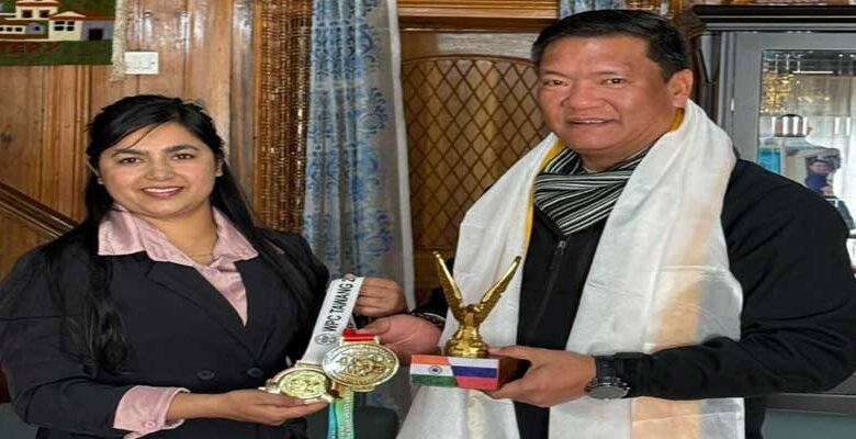 Arunachal: CM Pema Khandu Congratulates Powerlifting Gold Medalist Akbari Khatoon of Tawang