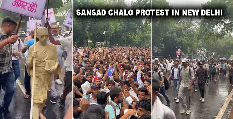 Police, Protesters Clash During 'Sansad Chalo' March in Delhi