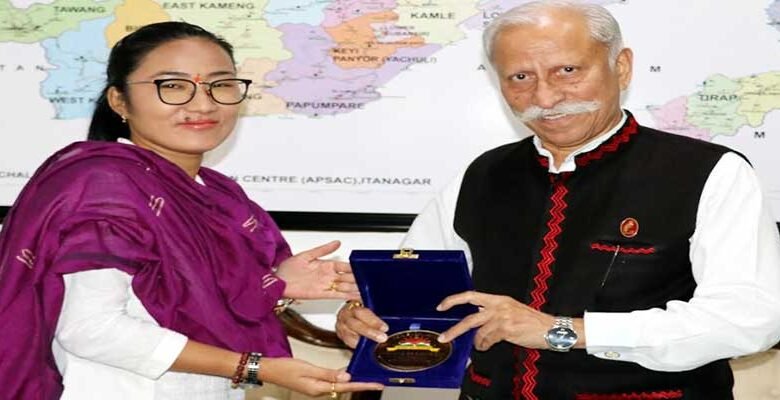 Governor Honours IMC Mayor with ‘Land of the Rising Sun’ Medallion